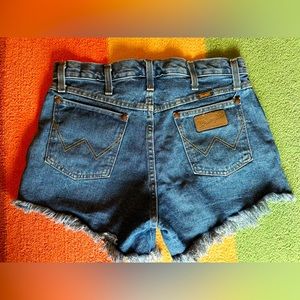Women’s wrangler shorts size 4. “Reworked short in dark stone”